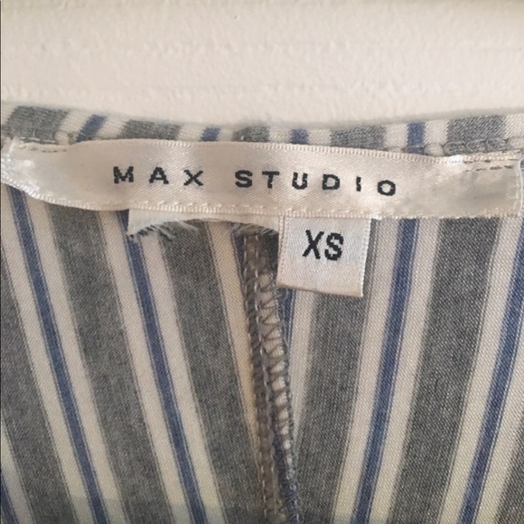 Max Studio Grey Blue White Stripped Funky Top XS 💜 🩵🩷 - Picture 5 of 6